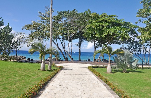 El Batey Apartment | Beachfront guest-friendly residence with pool near everything!