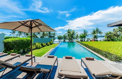 Cemagi Villa | Beachfront1, 3 Bedroom Villa, Car+Driver, Cemagi