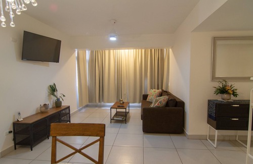 Lope De Vega Apartment | C4 BEST REVIEWS! SPACIOUS 1BR APT IN NACO