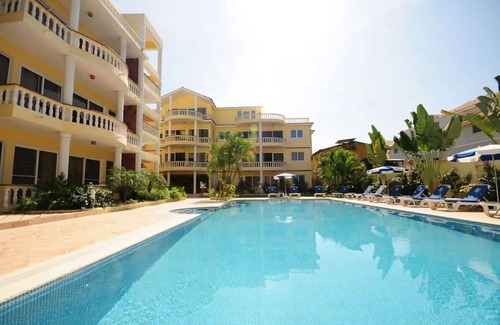 Cabarete Apartment | Calling snowbirds… comfy condo near sandy beach and shops, with pool/AC/TV WiFi