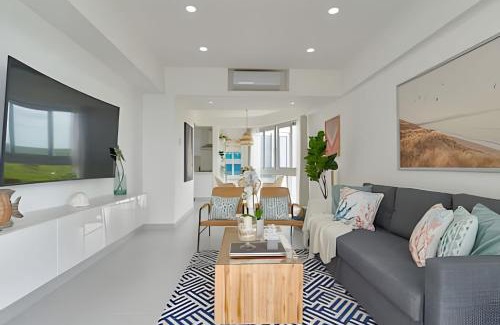 Juan Dolio - El Pueblo Apartment | Caribbean Sunrise View, Beachfront Apartment.