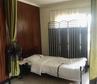 Martintar House | CC airport rooms