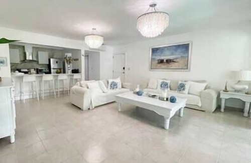 Playa Bibijagua Apartment | Charming 2 Bedroom Apartment with Pool