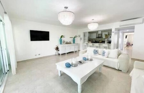 Playa Bibijagua Apartment | Charming 2 Bedroom Apartment with Pool