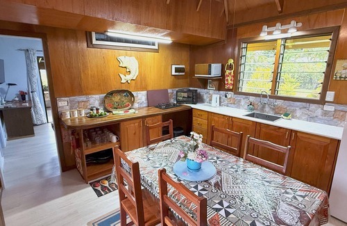 Savusavu Villa | Coco Cottage-Beachfront Romance or Budget Family