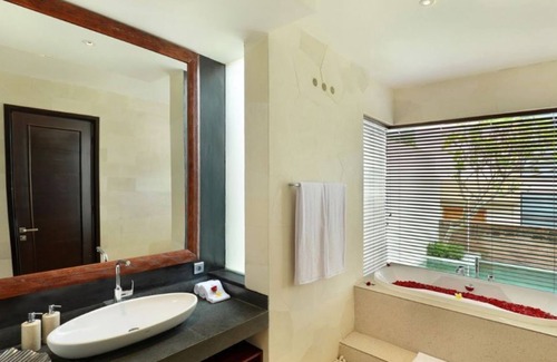 Kampial House | Comfortable Deluxe MRC 2-Bedroom Villa #C10