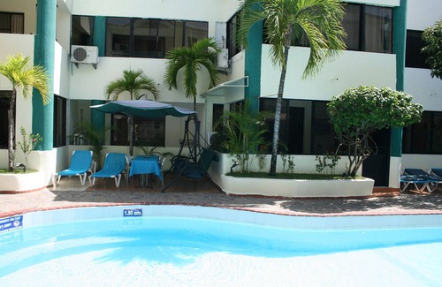 El Batey Apartment | Downtown guest-friendly 1BD condo steps from all shops/bars/beaches/restaurants