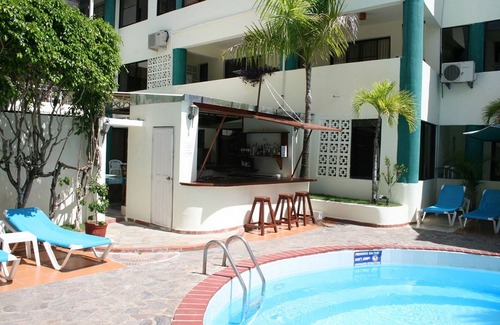 El Batey Apartment | Downtown guest-friendly 1BD condo steps from all shops/bars/beaches/restaurants
