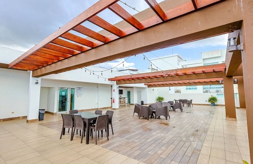 Downtown Santo Domingo Apartment | Elegant City Center 2BD Apt, King Bed, Full AC, Fast Wi-Fi, Pool, Near all