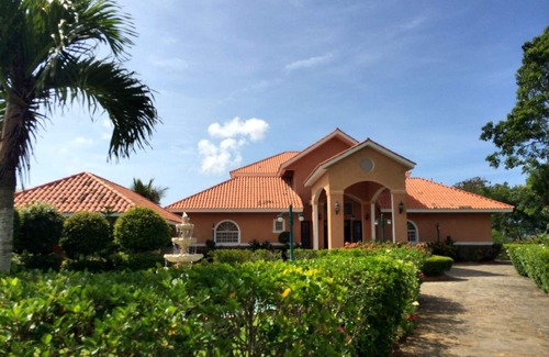 Guayacanes Villa | Elegant Luxury Golf Villa 12 mins from beach w/pool, jacuzzi (NOT heated) & BBQ