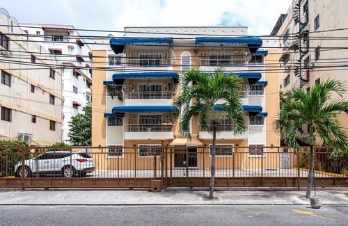 Santo Domingo Apartment | Escape Apartment steps to Downtown Center Mall in Mirador Norte