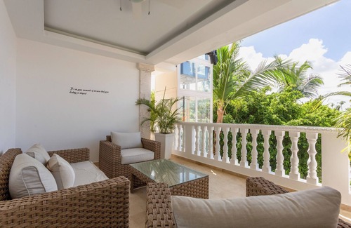 El Cortecito House | Exclusive 10BR Retreat – Rooftop, Chef + Daily Cleaning – 1min walk to Beach