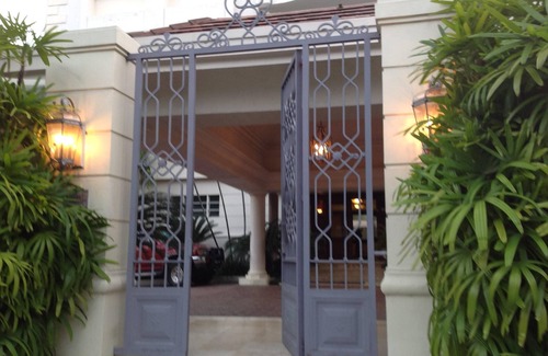 Downtown Santo Domingo Condo | *For Sale* or *Year Lease* Luxury Condo/City Center Sto Dgo/3 Suites/Sleeps 6