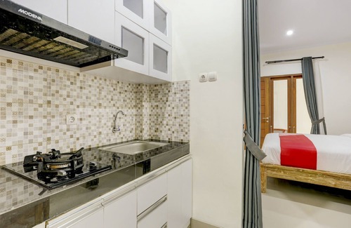 Renon Hotel | Hotel O March 67 Stay