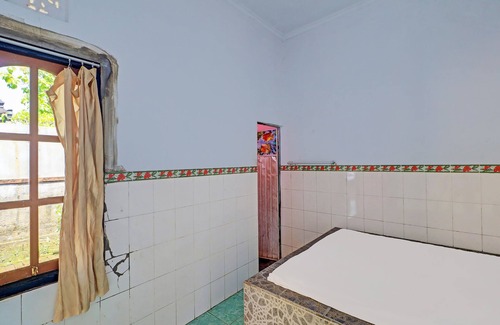 Negara Hotel | Hotel O Sekar Jagat Near Pantai Baluk Rening
