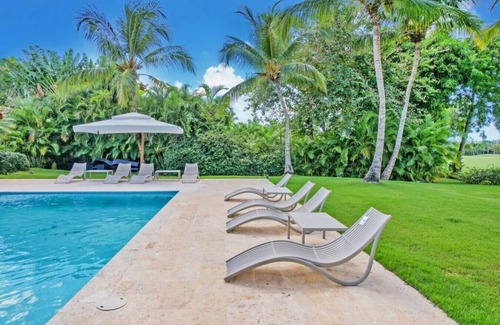 Casa de Campo Villa | Ingenio 9: Top-rated villa w/pool, Jacuzzi, staff, pool table, 2 golf carts
