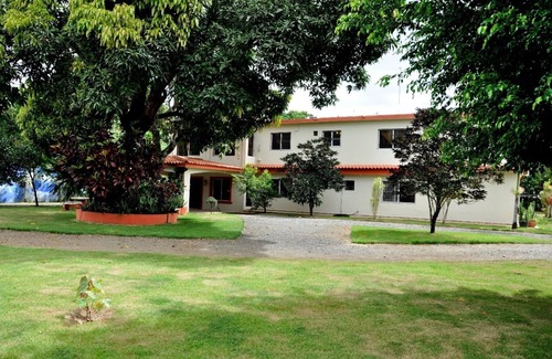 Bonao House | LA VILLA DE LAS HORTENCIA BONAO