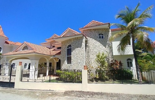 Cofresi Villa | Large 6 bedroom, Luxury Villa with Pool, Ocean View, Fully Staffed, Near Beach!