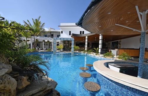 Villas Ana Maria Villa | Large guest-friendly villa in downtown Sosua, perfect for bachelor parties!