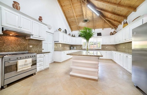 Los Lagos Villa | Luxurious 5-bedroom Villa Oasis in Casa de Campo