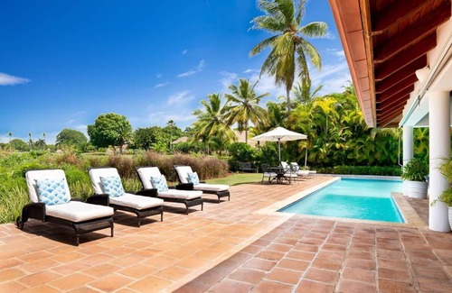 Los Lagos Villa | Luxurious 5-bedroom Villa Oasis in Casa de Campo