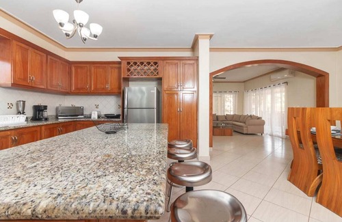 La Esplanada Villa | Luxurious Kickback Villa for Vacation Fun
