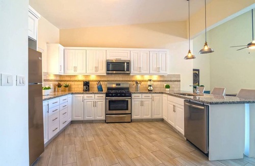 La Mulata Villa | Luxury 4BD villa in gated residence with waterpark and free shuttle bus