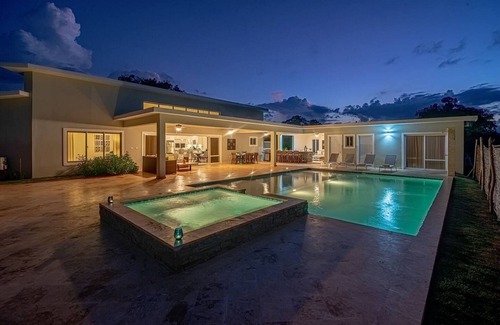 La Mulata Villa | Luxury 4BD villa in gated residence with waterpark and free shuttle bus