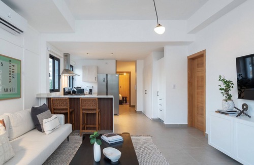 Lope De Vega Condo | Luxury-Pool-Gym-View-Piantini-CityCenter-YellowKey