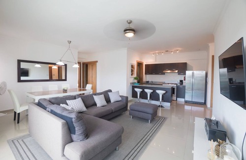 Downtown Santo Domingo Apartment | Luxury Santo Domingo City Center Apartment + Free Parking and Gym✔️