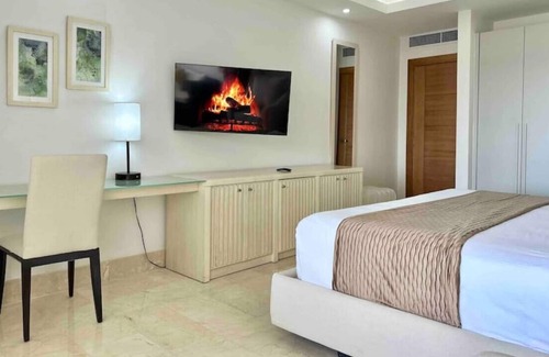 Samana Apartment | Luxury Upscale Condo, Finely Decorated, Breathtaking Bay Views, Tranquil Retreat