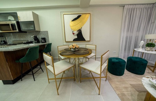 La Julia Apartment | Majestic & Spacious1b Downton Gym Pool