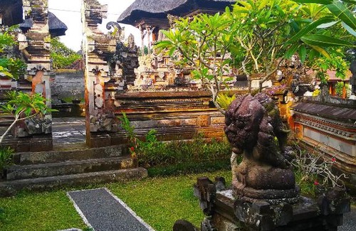 Sambahan House | Nayas House