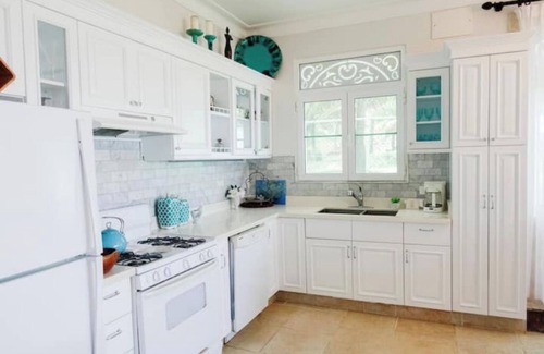 Cabarete Apartment | O-1 Gorgeous Beach Condo near shops & nightlife