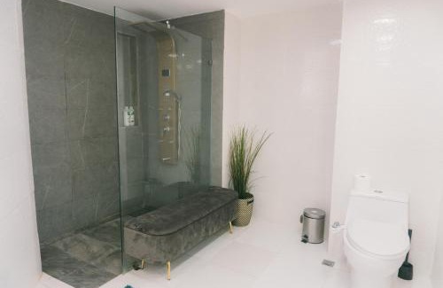 San Geronimo Apartment | Oceanfront 3 Bedroom With Jacuzzi and Pool