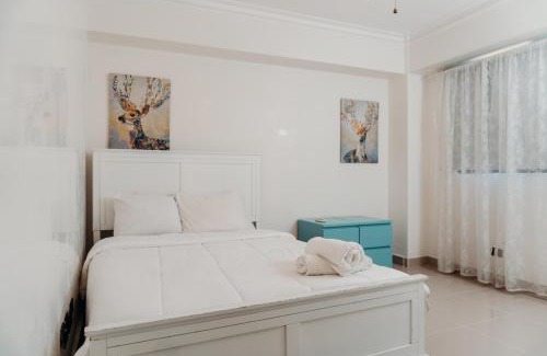 San Geronimo Apartment | Oceanfront 3 Bedroom With Jacuzzi and Pool