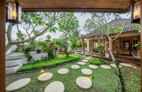 Penestanan Villa | Orion by DH - Romantic Chic Villa - Private Pool - Garden Tub Retreat