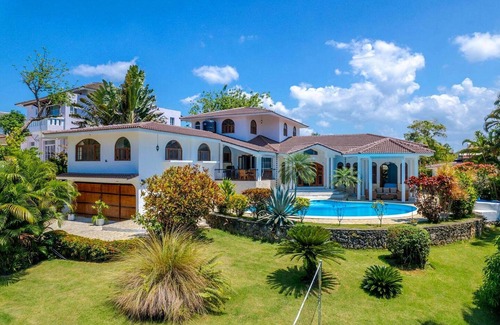 Sosua Villa | Party complex, 2 villas/2 pools, sandy beach, ping-pong/billiard/Playstation!
