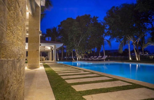 El Hoyo Villa | Peaceful and fully staffed luxury villas in exclusive beach resort