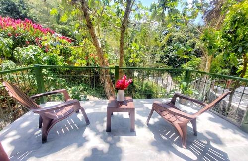 Los Cacaos House | Pet Friendly Studio Next to the River, Mountain View, Wifi, Equipped Kitchen