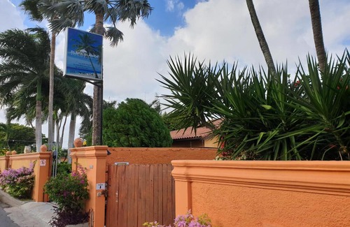 Dominicus House | PLAYA BLANCA BED AND BREAKFAST