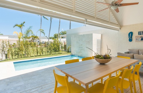Los Maestros Villa | Private Pool! Fresh Villa at Green One 17A