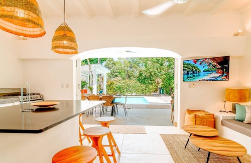 La Iglesia Villa | Private Villa 5BR A/C/80m beach-restaurants-bars/private pool & garden/WIFI