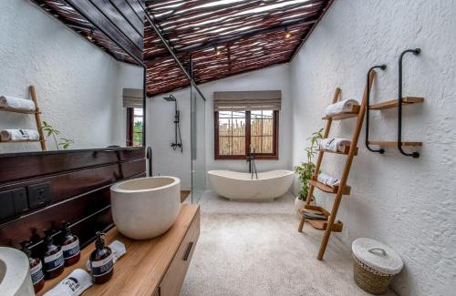 Penestanan Villa | Putri Salju Villa by EVDEkimi - Scenic terrace in the Artistic heart of Ubud - Long stay extras