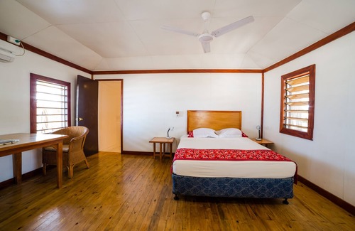 Mana Island Hostel | Ratu Kini Backpackers & Dive Resort