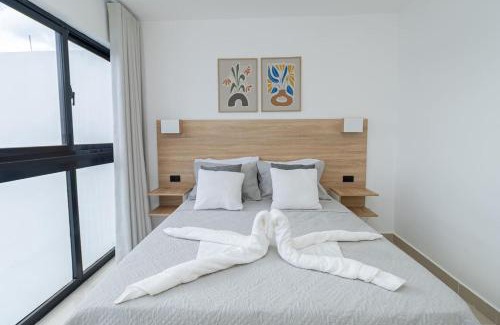 Los Melones Apartment | Spacious 3BD Penthouse Private Rooftop Sea Breeze