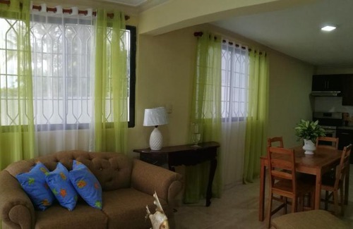 Villas Ana Maria House | Stylish 2r-2b Apt Near The Beach And Main Street
