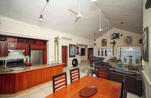 El Batey House | Stylish 3BR Penthouse | Ocean Views, Sosúa Center