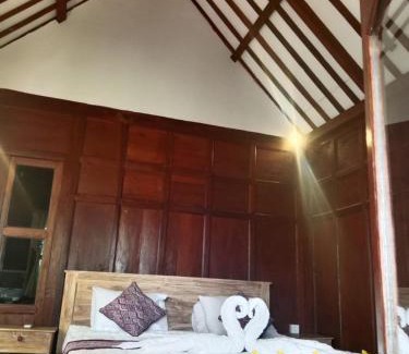Lodtunduh Apartment | sunrise wood house
