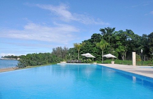 El Batey Apartment | Top-floor penthouse in beachfront residence, steps to all shops and restaurants